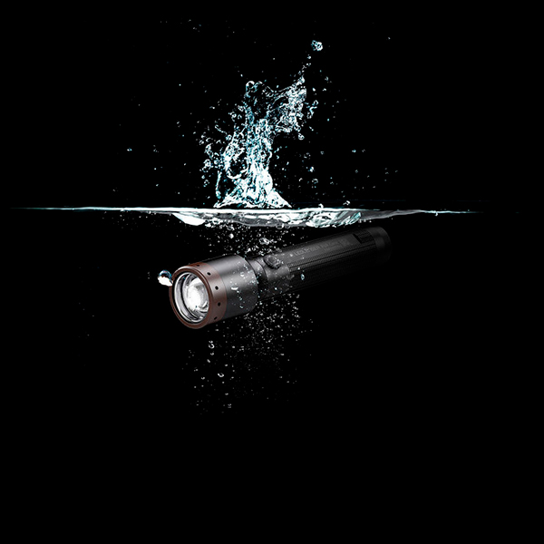 Unité(s) Lampe torche LEDLENSER P6R CORE 900 lumens rechargeable